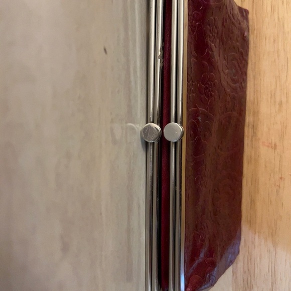 HOBO Lauren Tooled Leather KISS Lock Clasp Floral Embossed Clutch - Picture 3 of 10